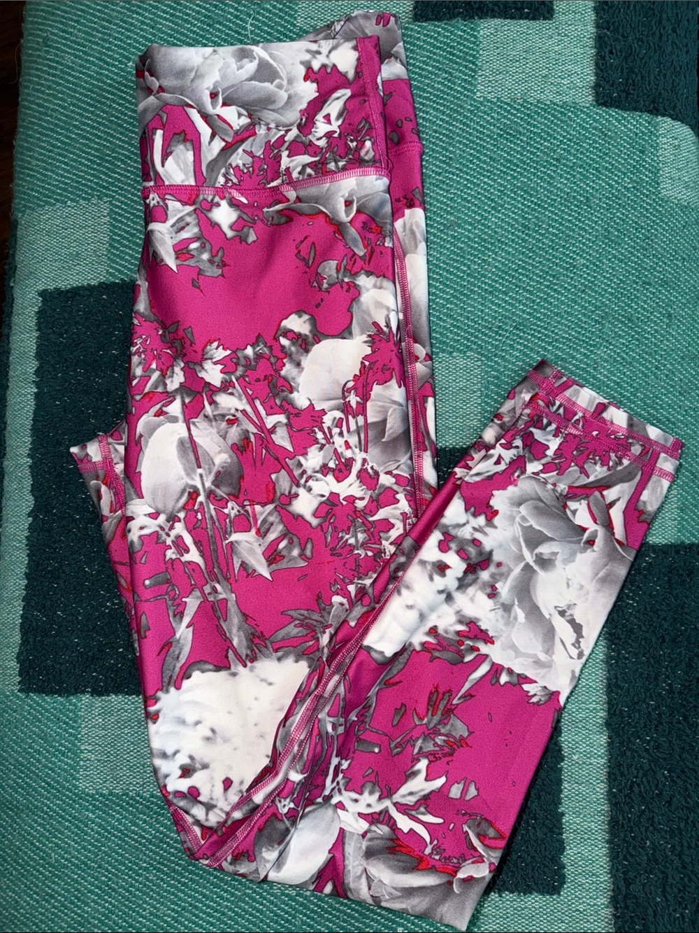 Fabletics Hot Pink and White Floral womans Leggings